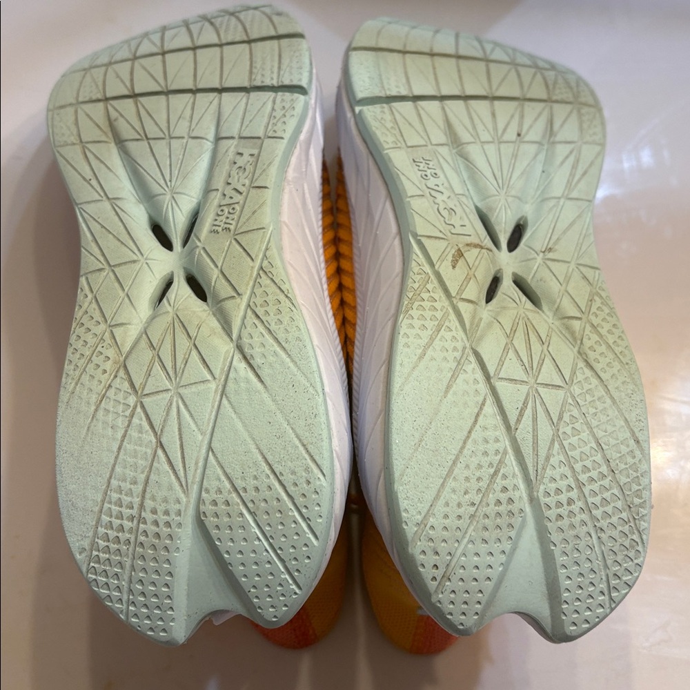 Hoka ladies 9 Carbon x Orange and white Lightweight Running Sneakers - Picture 6 of 11